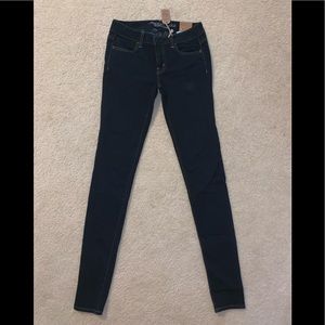 American Eagle dark-wash jegging!